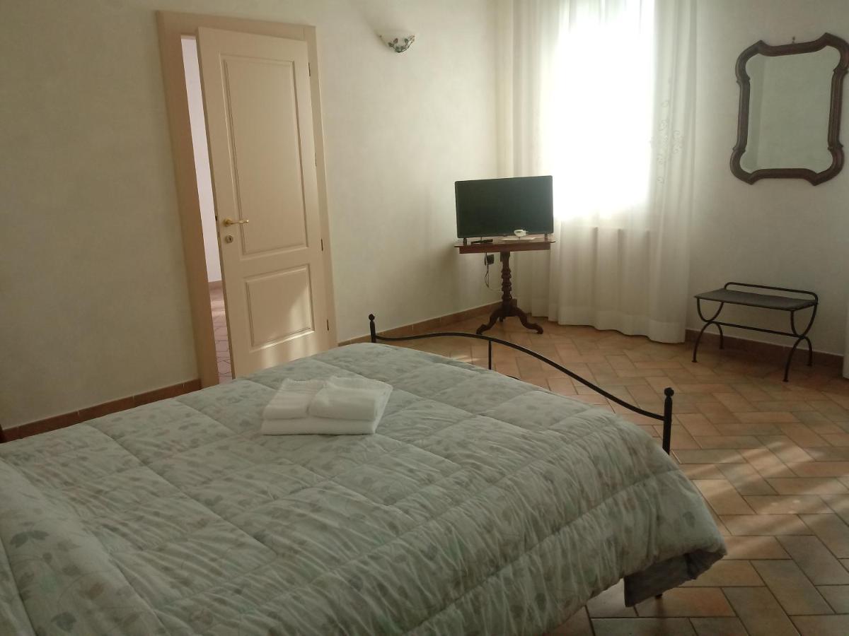 B&B Residence Il Ciliegio , Via Villa Superiore 93 Luzzara Suzzara Exterior foto