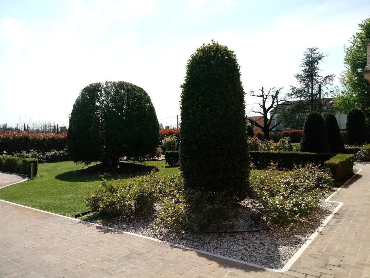 B&B Residence Il Ciliegio , Via Villa Superiore 93 Luzzara Suzzara Exterior foto