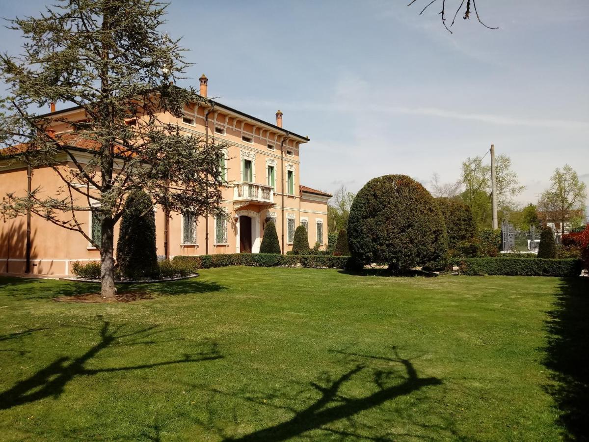 B&B Residence Il Ciliegio , Via Villa Superiore 93 Luzzara Suzzara Exterior foto