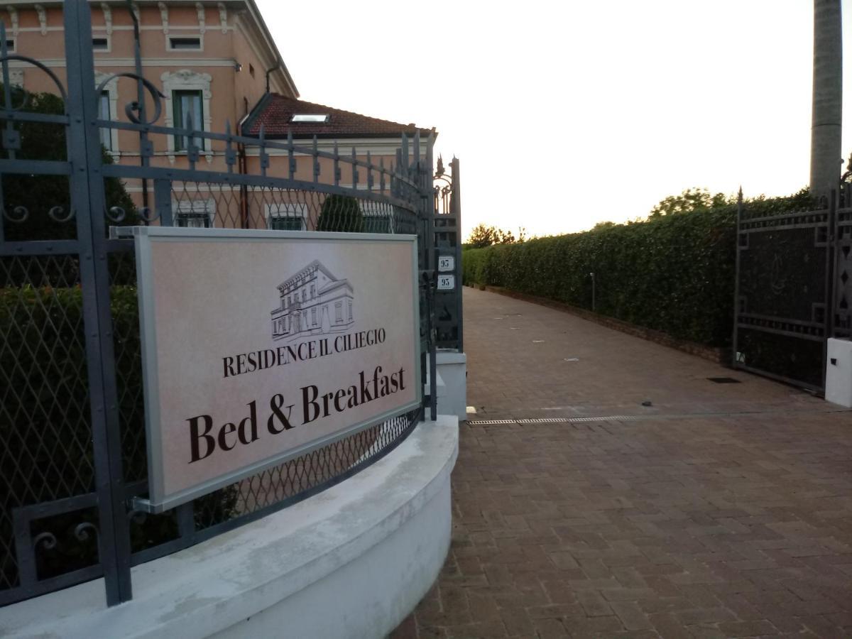 B&B Residence Il Ciliegio , Via Villa Superiore 93 Luzzara Suzzara Exterior foto