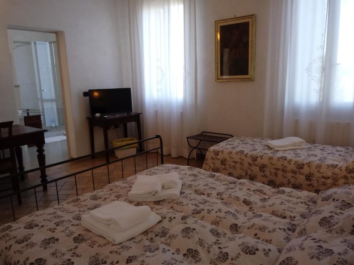 B&B Residence Il Ciliegio , Via Villa Superiore 93 Luzzara Suzzara Exterior foto